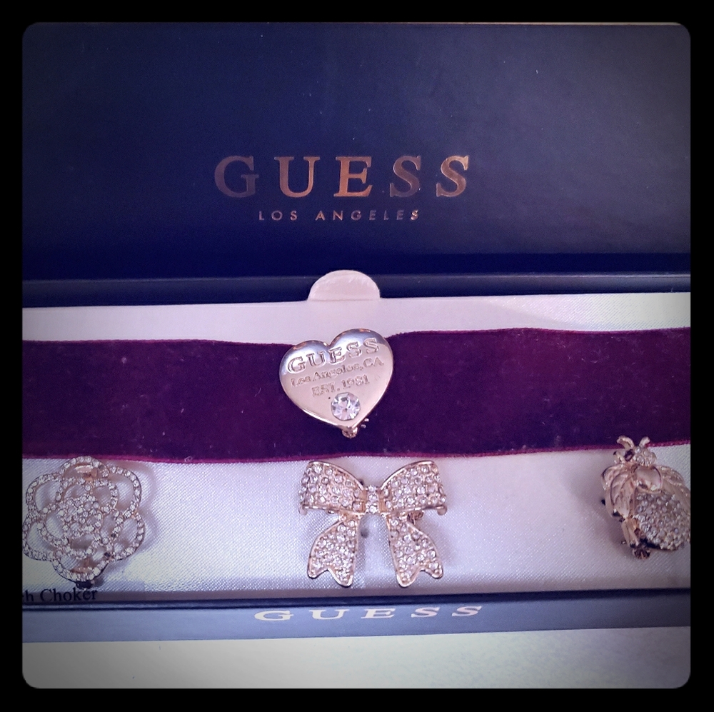 GUESS choker